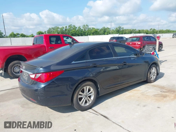 2013 Hyundai Sonata GLS z VIN 5NPEB4ACXDH505875, wystawiony jako IAAI lot #42409704 z przebiegiem 138 361 mil mil oraz . Historia ofert i sprzedaży dostępna na DreamBid. Obrazek 4.