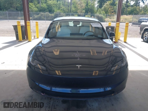 2025 Tesla Model 3 Long Range z VIN 5YJ3E1EA6SF990792, wystawiony jako IAAI lot #42713456 z przebiegiem 1 038 mil mil oraz . Historia ofert i sprzedaży dostępna na DreamBid. Obrazek 13.