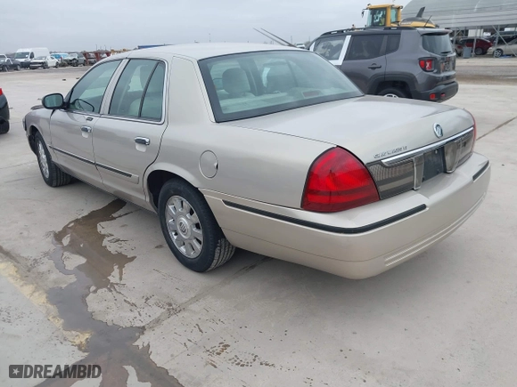 2007 Mercury Grand Marquis LS with VIN 2MEHM75V87X612932, listed as a IAAI auction lot 41697881 with 189,400 mi miles. Bid and sale history available at carsss.com. Image 3.