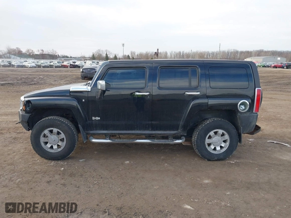 2008 Hummer H3 SUV with VIN 5GTEN13E288105892, listed as a IAAI auction lot 41812651 with 217,426 mi miles. Bid and sale history available at carsss.com. Image 13.