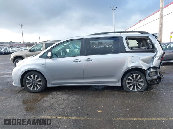 2018 Toyota Sienna XLE with VIN 5TDDZ3DC5JS205440, listed as a IAAI auction lot 41090557 with 50,775 mi miles. Bid and sale history available at carsss.com. Image 15.