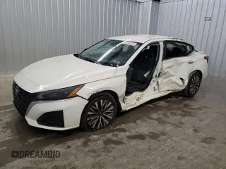 2025 Nissan Altima SV z VIN 1N4BL4DV1SN378594, wystawiony jako Copart lot #58909005 z przebiegiem Nie podano mil oraz Szkoda całkowita • Salvage title. Historia ofert i sprzedaży dostępna na DreamBid. Obrazek 1.