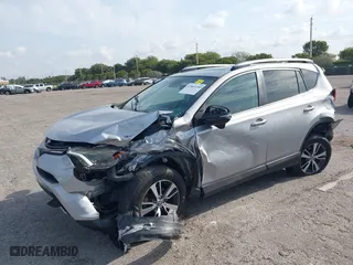 2018 Toyota RAV4 XLE with VIN 2T3WFREV5JW407424, listed as a IAAI auction lot 41869290 with 111,413 mi miles. Bid and sale history available at carsss.com. Image 17.