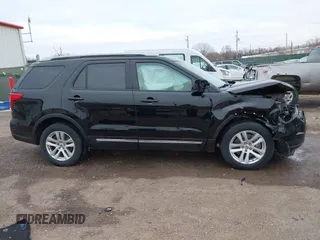 2018 Ford Explorer XLT z VIN 1FM5K7D8XJGA19202, wystawiony jako IAAI lot #41211513 z przebiegiem 120 407 mil mil oraz . Historia ofert i sprzedaży dostępna na DreamBid. Obrazek 13.