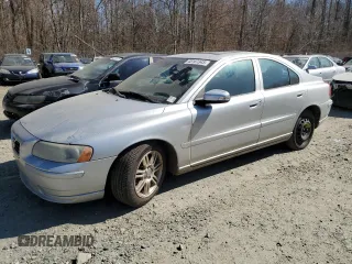 2008 Volvo S60 2.5T with VIN YV1RH592682688551, listed as a Copart auction lot 48167345 with 205,761 mi miles and Salvage Title. Bid and sale history available at carsss.com. Image 1.