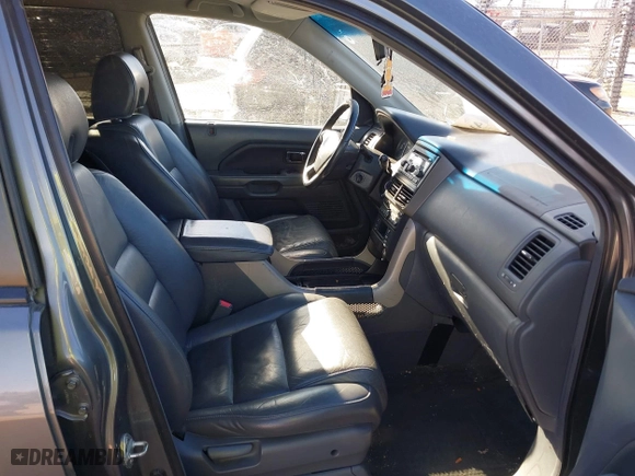 2008 Honda Pilot EX-L with VIN 5FNYF28518B006058, listed as a IAAI auction lot 41425424 with 230,006 mi miles. Bid and sale history available at carsss.com. Image 5.