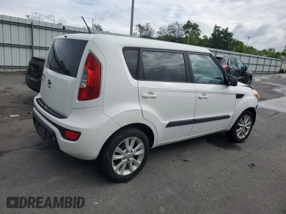 2013 Kia Soul + z VIN KNDJT2A69D7550983, wystawiony jako Copart lot #57416965 z przebiegiem 112 304 mil mil oraz Szkoda całkowita • Salvage title. Historia ofert i sprzedaży dostępna na DreamBid. Obrazek 3.