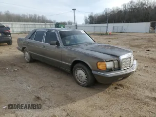 1987 Mercedes-Benz 300 with VIN WDBCB2503HA326913, listed as a Copart auction lot 45600005 with 232,194 mi miles and Clean Title. Bid and sale history available at DreamBid. Image 4.
