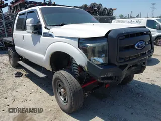 2011 Ford F-250 XL z VIN 1FT7W2BT4BEA25697, wystawiony jako IAAI lot #42059635 z przebiegiem 180 000 mil mil oraz . Historia ofert i sprzedaży dostępna na DreamBid. Obrazek 1.
