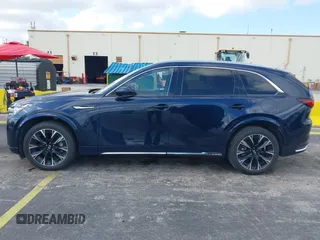 2024 Mazda CX-90 S z VIN JM3KK1HC6R1133173, wystawiony jako IAAI lot #41970944 z przebiegiem 28 664 mil mil oraz . Historia ofert i sprzedaży dostępna na DreamBid. Obrazek 14.