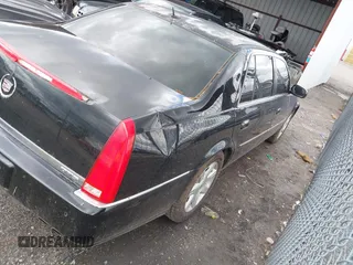 2008 Cadillac DTS 1SA z VIN 1G6KD57Y98U102801, wystawiony jako IAAI lot #42204185 z przebiegiem 152 990 mil mil oraz . Historia ofert i sprzedaży dostępna na DreamBid. Obrazek 4.