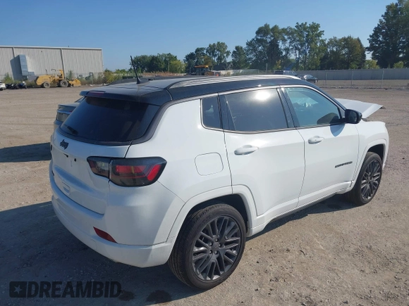 2022 Jeep Compass High Altitude with VIN 3C4NJDCB0NT164138, listed as a IAAI auction lot 40331205 with 23,505 mi miles and . Bid and sale history available at carsss.com. Image 4.