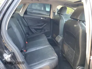 2019 Volkswagen Jetta SEL z VIN 3VWE57BU9KM041272, wystawiony jako Copart lot #56227985 z przebiegiem Nie podano mil oraz Szkoda całkowita • Salvage title. Historia ofert i sprzedaży dostępna na DreamBid. Obrazek 10.