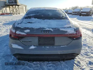 2022 Audi e-tron GT Prestige z VIN WAUEJBFW6N7007945, wystawiony jako Copart lot #45677315 z przebiegiem 32 372 mil mil oraz Nie do naprawy. Historia ofert i sprzedaży dostępna na DreamBid. Obrazek 6.