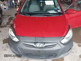 2013 Hyundai Accent GS z VIN KMHCT5AE1DU118161, wystawiony jako IAAI lot #42470062 z przebiegiem 161 903 mil mil oraz . Historia ofert i sprzedaży dostępna na DreamBid. Obrazek 6.