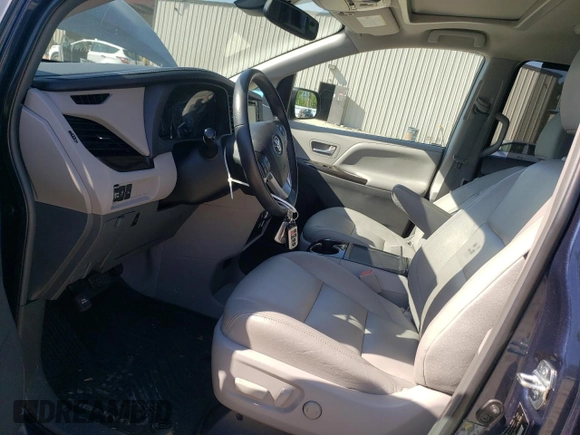 2018 Toyota Sienna XLE Auto Access Seat with VIN 5TDYZ3DC7JS914212, listed as a Copart auction lot 55273805 with 56,082 mi miles and Salvage title. Bid and sale history available at DreamBid. Image 7.