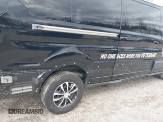2018 Ford Transit Passenger XL с VIN 1FBZX2YM8JKB02131, выставлен на аукционе IAAI как лот 41794951 с пробегом 70 267 миль миль и . История ставок и продаж доступна на DreamBid. Изображение 17.