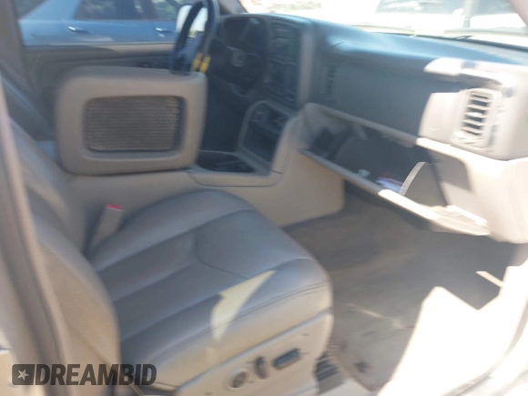 2005 Chevrolet Avalanche LS with VIN 3GNEC12Z15G108703, listed as a IAAI auction lot 42034777 with 253,209 mi miles and . Bid and sale history available at DreamBid. Image 5.