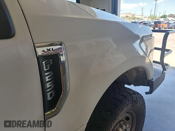 2019 Ford F-250 XL with VIN 1FT7W2B65KEE40165, listed as a IAAI auction lot 42727924 with 182,010 mi miles and . Bid and sale history available at DreamBid. Image 15.