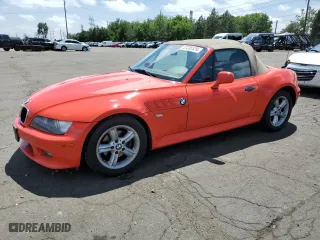 2000 BMW Z3 2.5L with VIN WBACH9340YLM91704, listed as a Copart auction lot 57235124 with 71,354 mi miles and Salvage Title. Bid and sale history available at carsss.com. Image 1.