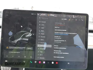2020 Tesla Model 3 Performance z VIN 5YJ3E1EC3LF802068, wystawiony jako IAAI lot #41886024 z przebiegiem 50 271 mil mil oraz . Historia ofert i sprzedaży dostępna na DreamBid. Obrazek 19.