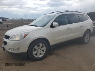 2012 Chevrolet Traverse 1LT z VIN 1GNKVGED0CJ103102, wystawiony jako Copart lot #60344005 z przebiegiem 199 136 mil mil oraz Czysty tytuł • Clean title. Historia ofert i sprzedaży dostępna na DreamBid. Obrazek 1.