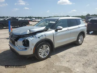 2024 Mitsubishi Outlander ES z VIN JA4J3UA83RZ029387, wystawiony jako Copart lot #55489135 z przebiegiem 13 015 mil mil oraz Szkoda całkowita • Salvage title. Historia ofert i sprzedaży dostępna na DreamBid. Obrazek 1.