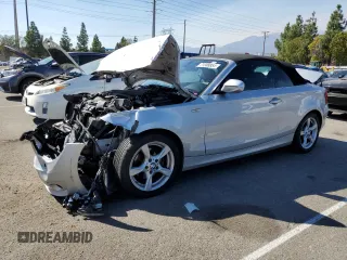 2013 BMW 1 Series 128i z VIN WBAUN1C55DVR01242, wystawiony jako Copart lot #71388854 z przebiegiem 35 350 mil mil oraz Szkoda całkowita • Salvage title. Historia ofert i sprzedaży dostępna na DreamBid. Obrazek 1.