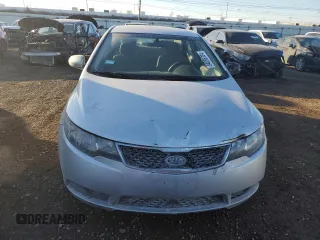 2013 Kia Forte LX with VIN KNAFT4A25D5663773, listed as a Copart auction lot 84085324 with 10,600 mi miles and Salvage Title. Bid and sale history available at carsss.com. Image 5.