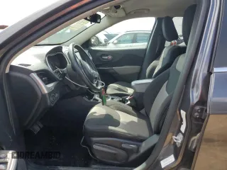 2014 Jeep Cherokee Latitude z VIN 1C4PJLCS5EW148272, wystawiony jako Copart lot #52852295 z przebiegiem 99 591 mil mil oraz Szkoda całkowita • Salvage title. Historia ofert i sprzedaży dostępna na DreamBid. Obrazek 7.