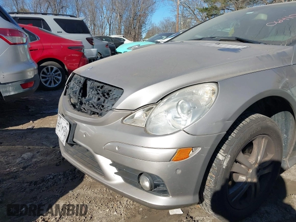 2008 Mercedes-Benz R-Class 3.5L with VIN 4JGCB56E48A064101, listed as a IAAI auction lot 41326581 with 302,626 mi miles. Bid and sale history available at carsss.com. Image 6.
