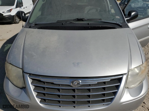 2006 Chrysler Town & Country LWB Touring with VIN 2A4GP54L86R747981, listed as a Copart auction lot 47646925 with 211,524 mi miles and Clean Title. Bid and sale history available at carsss.com. Image 12.