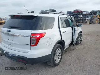 2015 Ford Explorer XLT with VIN 1FM5K7D84FGB07444, listed as a IAAI auction lot 41632589 with 196,889 mi miles and . Bid and sale history available at carsss.com. Image 4.
