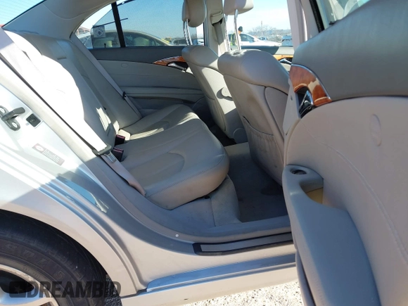 2006 Mercedes-Benz E-Class 3.5L with VIN WDBUF56J86A795135, listed as a IAAI auction lot 41286605 with 162,463 mi miles. Bid and sale history available at carsss.com. Image 8.