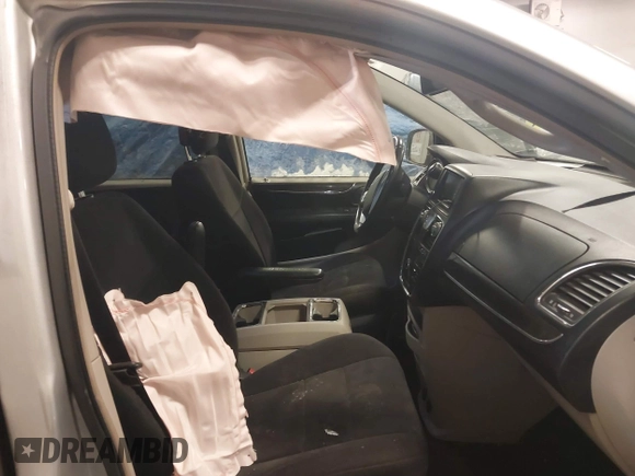 2011 Chrysler Town & Country Touring with VIN 2A4RR5DG0BR735274, listed as a IAAI auction lot 41845820 with 163,440 mi miles and . Bid and sale history available at DreamBid. Image 5.