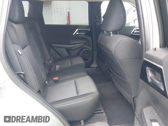 2022 Mitsubishi Outlander ES z VIN JA4J3TA88NZ015201, wystawiony jako IAAI lot #42264912 z przebiegiem 78 601 mil mil oraz . Historia ofert i sprzedaży dostępna na DreamBid. Obrazek 8.