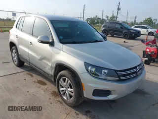 2013 Volkswagen Tiguan SE with VIN WVGAV7AX9DW542089, listed as a IAAI auction lot 42212502 with 173,804 mi miles and . Bid and sale history available at DreamBid. Image 1.