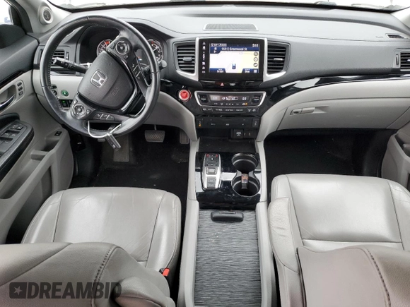 2017 Honda Pilot Touring z VIN 5FNYF6H92HB006855, wystawiony jako Copart lot #53650655 z przebiegiem 130 732 mil mil oraz Szkoda całkowita • Salvage title. Historia ofert i sprzedaży dostępna na DreamBid. Obrazek 8.
