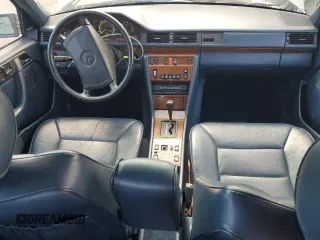1990 Mercedes-Benz 300 with VIN WDBEA30D7LB246817, listed as a Copart auction lot 71825934 with 120,489 mi miles and Salvage Title. Bid and sale history available at carsss.com. Image 8.