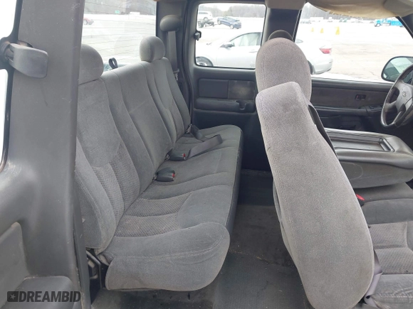 2003 Chevrolet Silverado 1500 Work Truck with VIN 2GCEC19XX31120402, listed as a IAAI auction lot 41638819 with 186,034 mi miles. Bid and sale history available at carsss.com. Image 8.