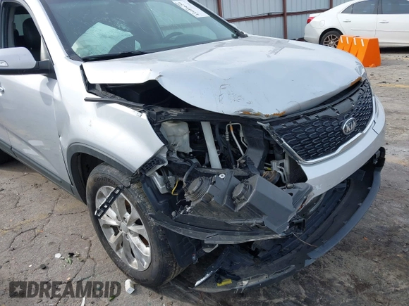 2015 Kia Sorento EX with VIN 5XYKU4A74FG582171, listed as a IAAI auction lot 41609620 with 159,502 mi miles. Bid and sale history available at carsss.com. Image 6.