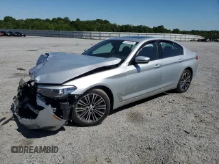 2019 BMW 5 Series 530i z VIN WBAJA5C53KBX87679, wystawiony jako Copart lot #54063925 z przebiegiem Nie podano mil oraz Szkoda całkowita • Salvage title. Historia ofert i sprzedaży dostępna na DreamBid. Obrazek 1.
