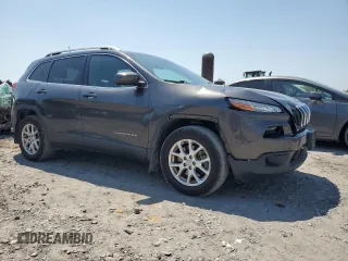 2017 Jeep Cherokee Latitude with VIN 1C4PJMCS8HW602718, listed as a Copart auction lot 52498185 with 104,153 mi miles and Salvage Title. Bid and sale history available at carsss.com. Image 4.