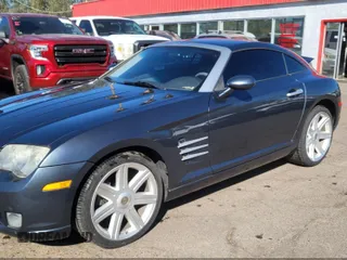 2008 Chrysler Crossfire z VIN 1C3LN69L78X075493, wystawiony jako IAAI lot #41851970 z przebiegiem 49 634 mil mil oraz . Historia ofert i sprzedaży dostępna na DreamBid. Obrazek 2.