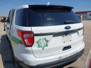 2017 Ford Police Interceptor Utility z VIN 1FM5K8AR7HGA77216, wystawiony jako IAAI lot #41781753 z przebiegiem 151 245 mil mil oraz . Historia ofert i sprzedaży dostępna na DreamBid. Obrazek 16.