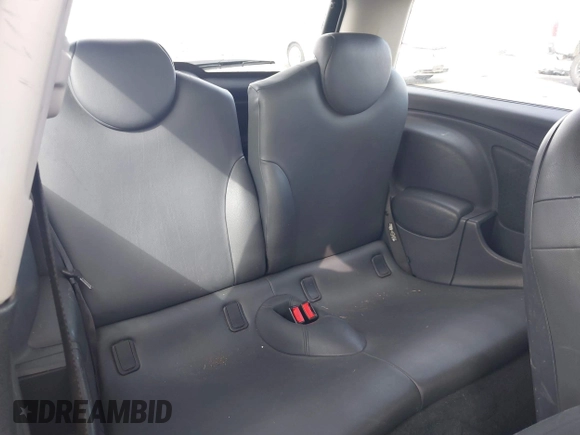 2003 MINI Hardtop with VIN WMWRC33493TC45557, listed as a IAAI auction lot 41868476 with 114,848 mi miles and . Bid and sale history available at DreamBid. Image 8.