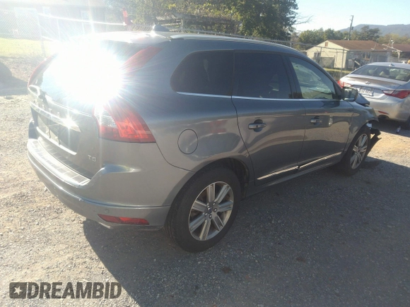 2017 Volvo XC60 Inscription with VIN YV440MDU0H2207703, listed as a IAAI auction lot 40400202 with 49,387 mi miles. Bid and sale history available at carsss.com. Image 4.