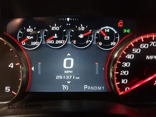 2015 GMC Sierra 2500HD available WiFi Denali with VIN 1GT120E89FF117773, listed as a IAAI auction lot 41587823 with 251,371 mi miles. Bid and sale history available at carsss.com. Image 7.