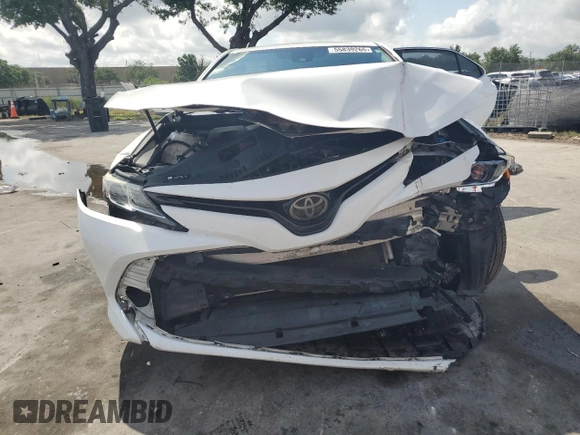 2018 Toyota Camry LE with VIN 4T1B11HK0JU512400, listed as a Copart auction lot 55839265 with 117,510 mi miles and Salvage title. Bid and sale history available at DreamBid. Image 5.