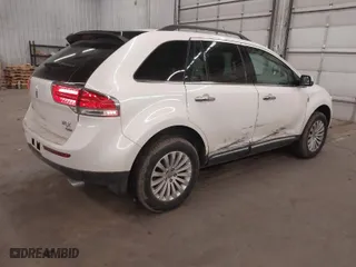 2014 Lincoln MKX with VIN 2LMDJ8JK7EBL18541, listed as a IAAI auction lot 41684416 with 121,568 mi miles. Bid and sale history available at carsss.com. Image 4.